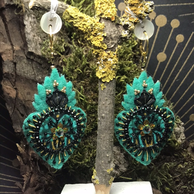 Bo ex-voto vert émeraude/noir/or wax