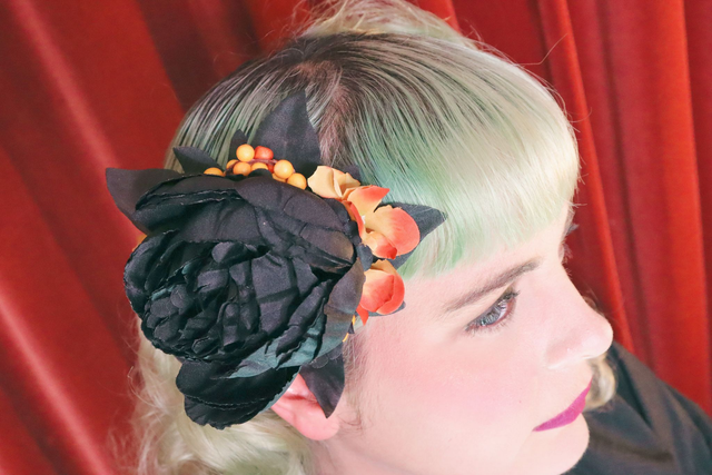 Hair flowers • M • Black cauldron