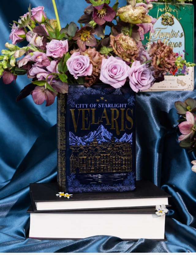 Large Book Vase, Night Court - Velaris