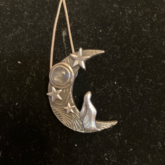 Moon gazing hare &amp; stars pendant 