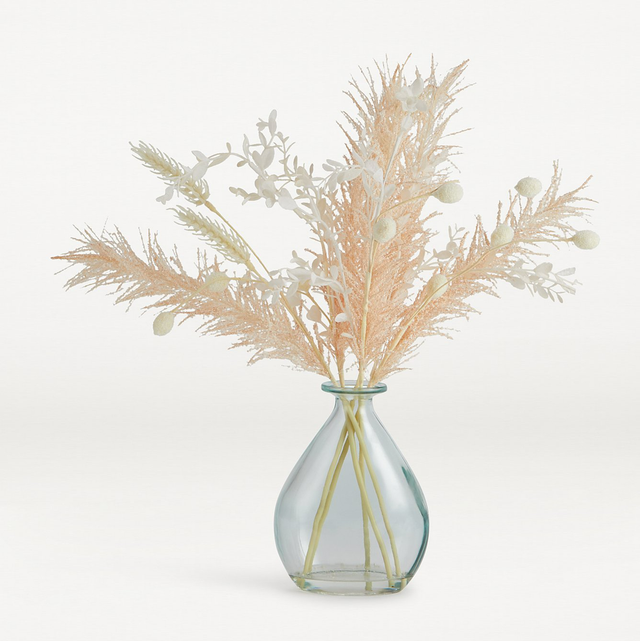 Natural Pampas In Round Glass Vase