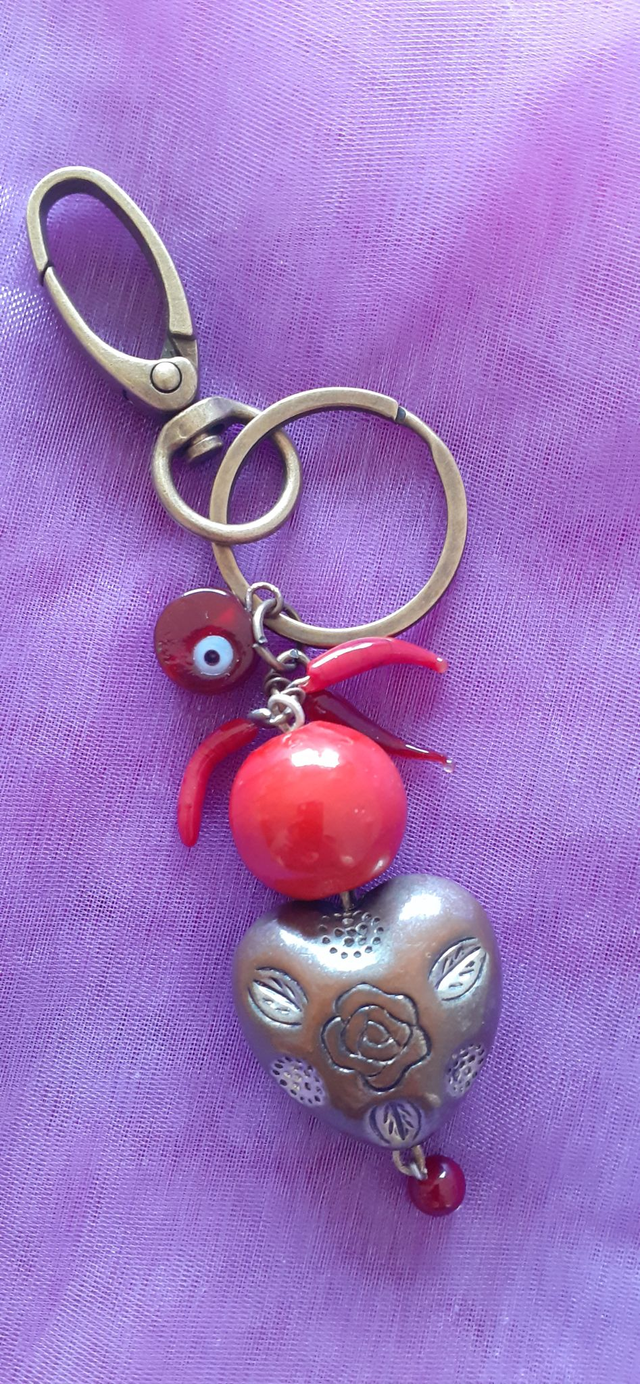 Cor Porte-clés bronze, rouge vermillon et cœur  