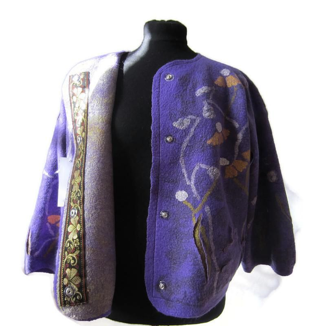 Giacca da donna infeltrita di lana merino e seta, stile libero