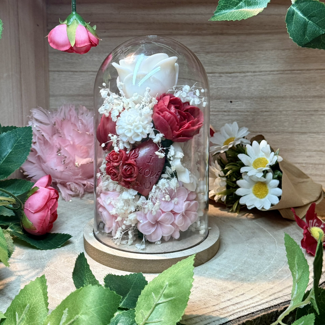 Bouquet fondants sous cloche 