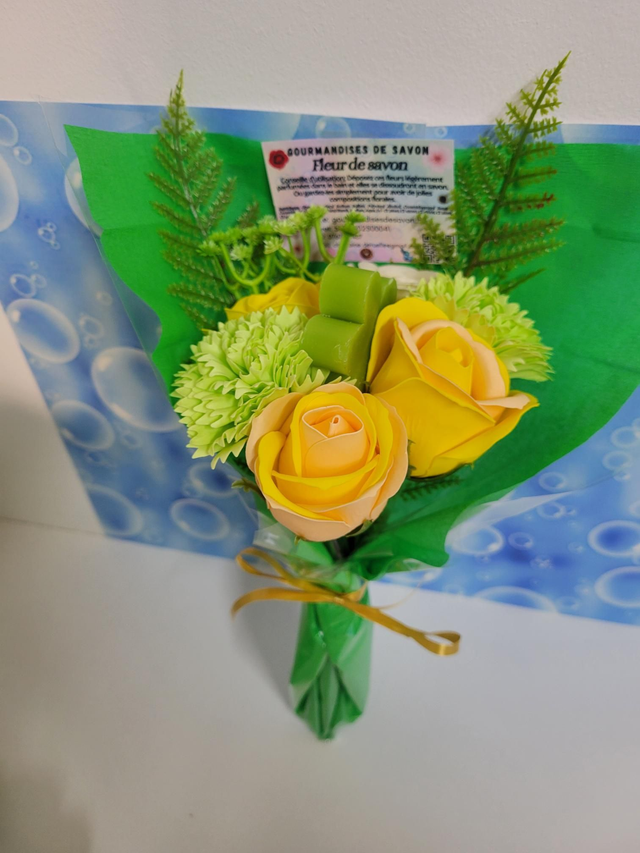 Bouquet fleurs de savon avec 1 savon