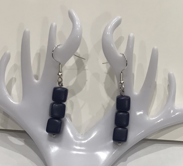 Dark Blue Dangling Earrings- DBD4589