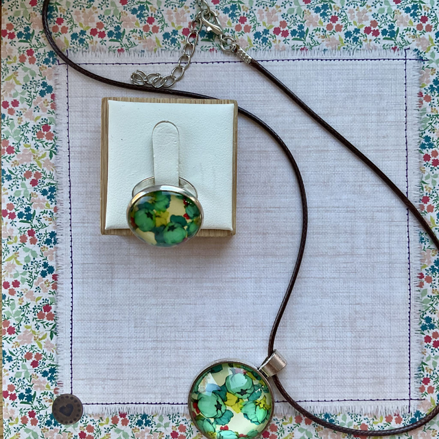 Stainless steel necklace and ring set. Coordinated jewellery.