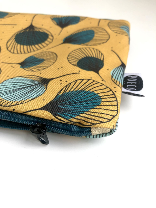 Trousse plate - PLUMES vertes fond  jaune