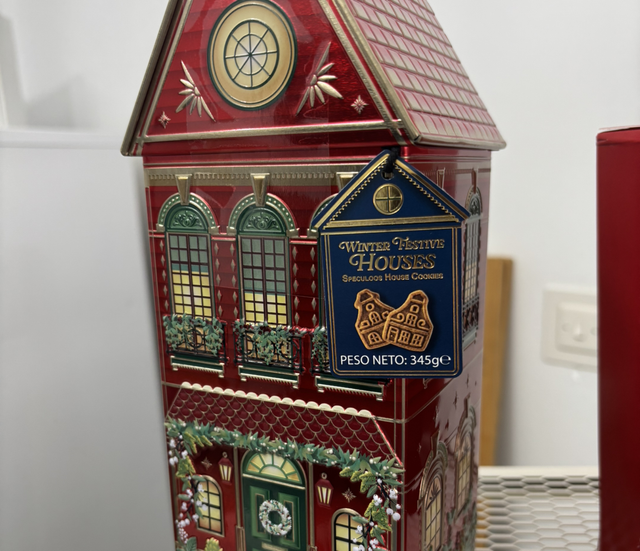 Caja con galletas 345gr