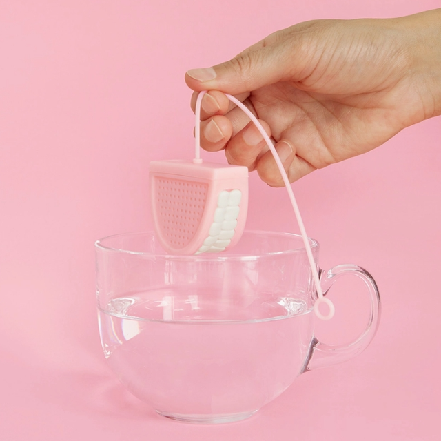 Infuseur à thé TeaTH en silicone au design dentier