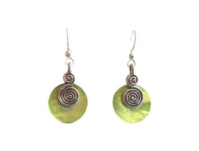 Boucles d'oreilles en nacre argentées