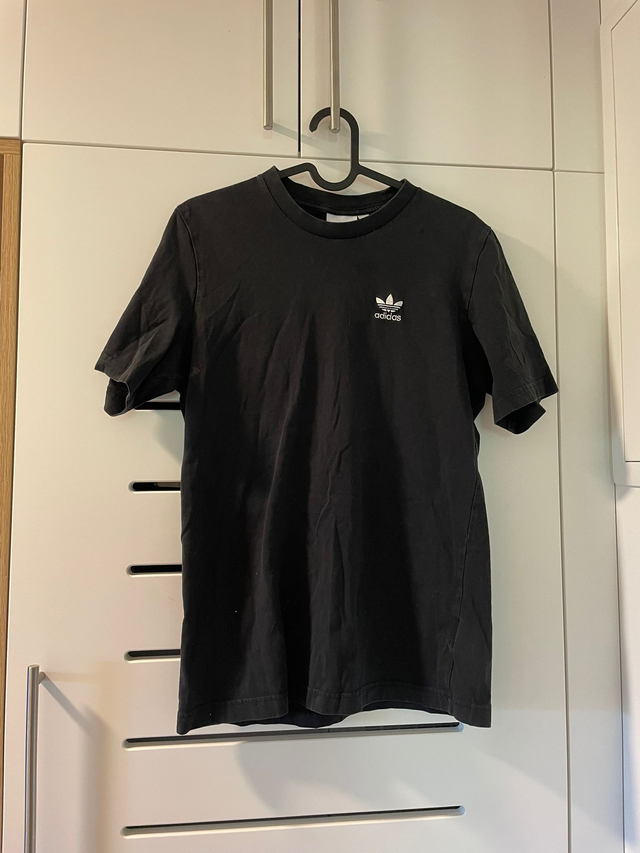 T-shirt noir Adidas (12)