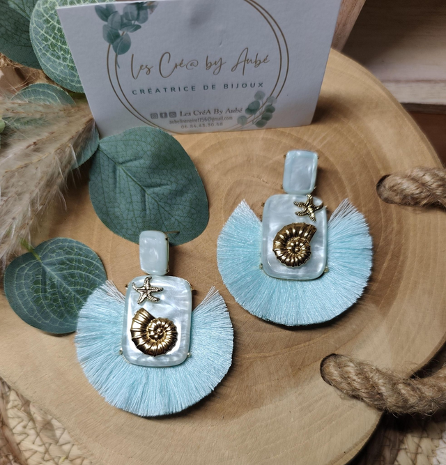 BO BOHEME COQUILLAGE/NACRE ET POMPONS BLEU AZUR 0000756