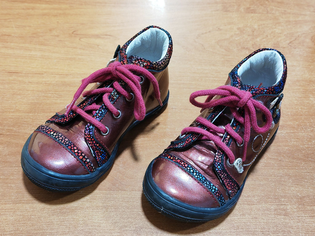 Chaussures bordeaux en 24