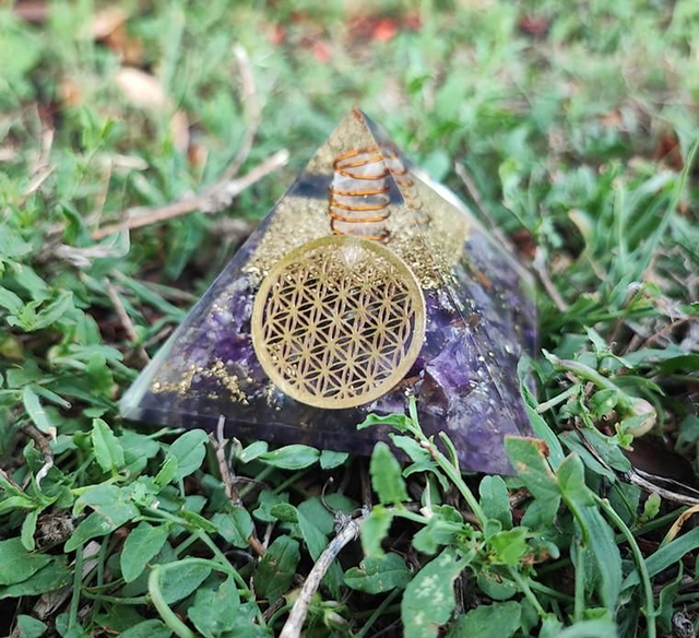 Orgonite Améthyste fleur de vie