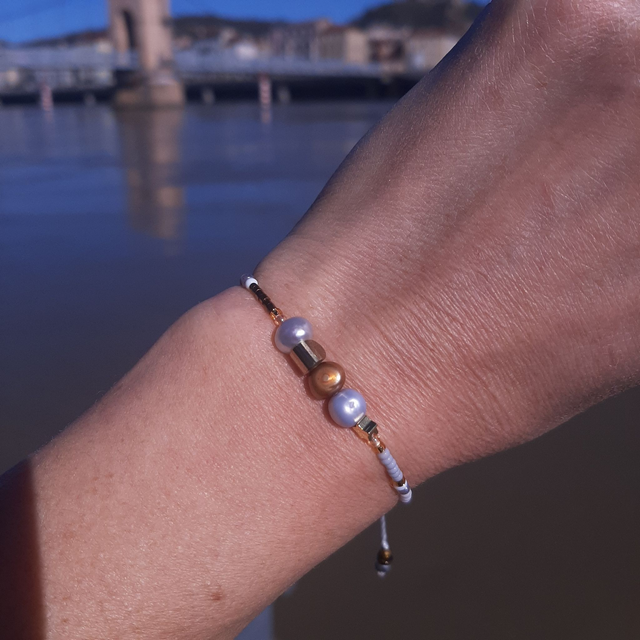 Bracelet Femme Intense-Doré-Gris irisant en perles de culture, perles Miyuki, Toho sur nœud coulissant 