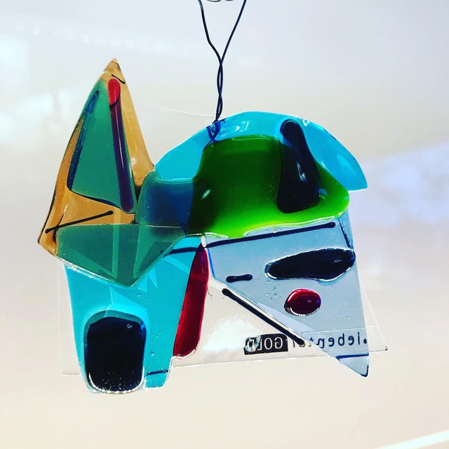 o8 Bunter Glashäuschen-Anhänger . Chrismas Art . 7,5 x 8 cm