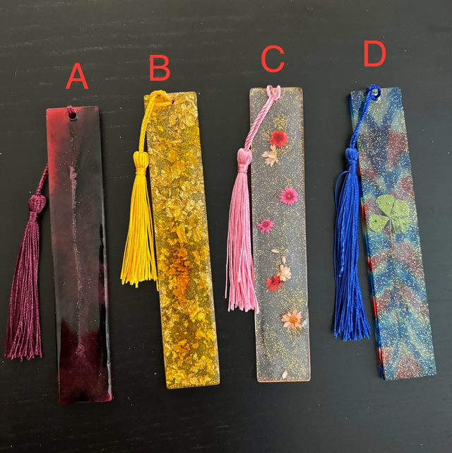 MARQUE PAGE EN RÉSINE 