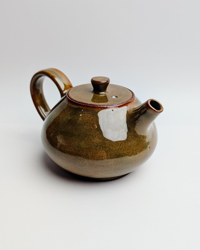 Ushirode kyusu "marchewkowe pole"