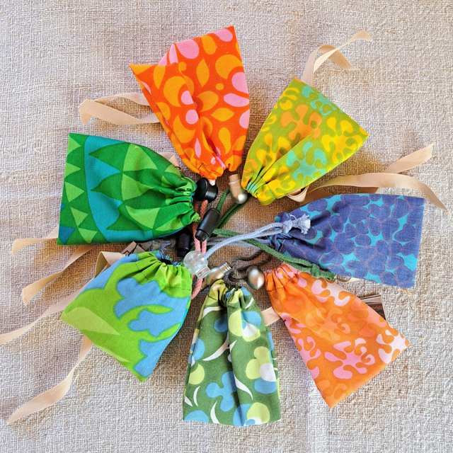 Pussukka kakkapusseille tai makupaloille