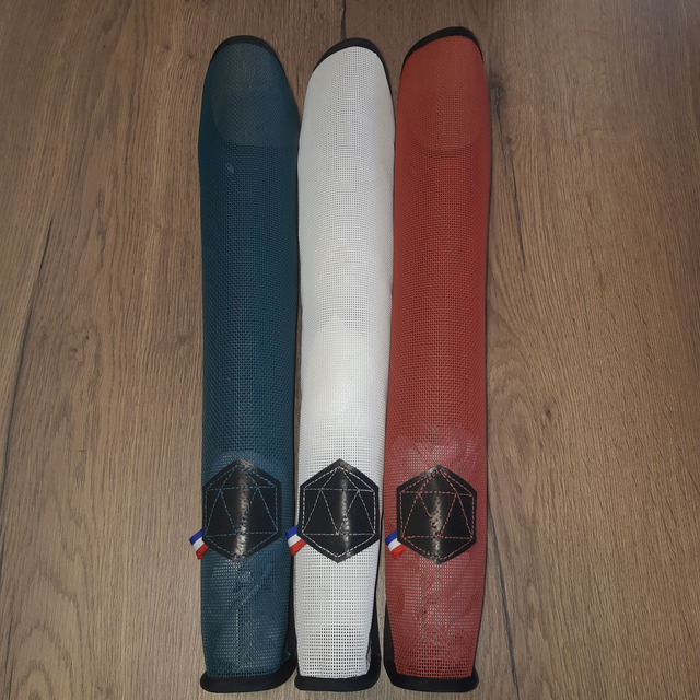 Carquois de type « salle » ambidextre, en grille polymère (possibilité végan)