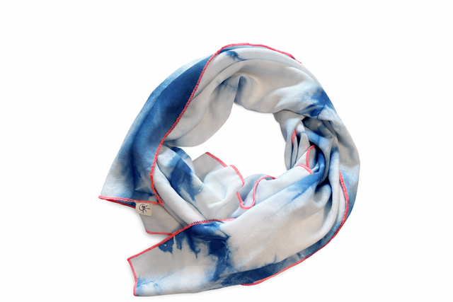 Foulard à liseré de couleur