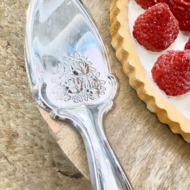 Pelle à tarte fleurie 