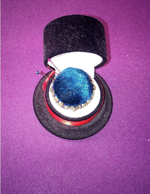 Bague épingle velours bleu canard