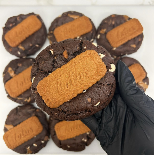 Biscoff Stuffed Cookie