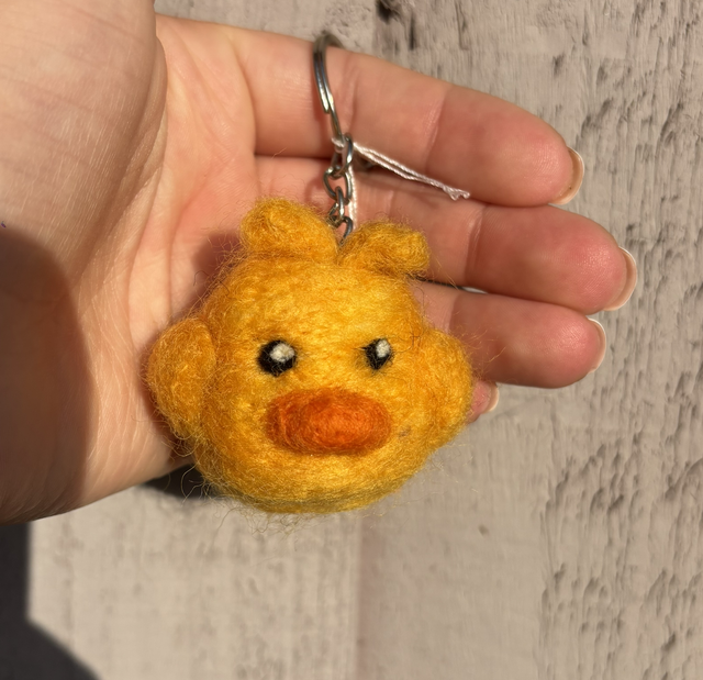 Needle-felt chick keyring 