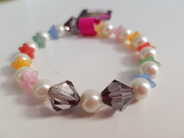 Bracelet Perles Blanches Fleurs Multicolores