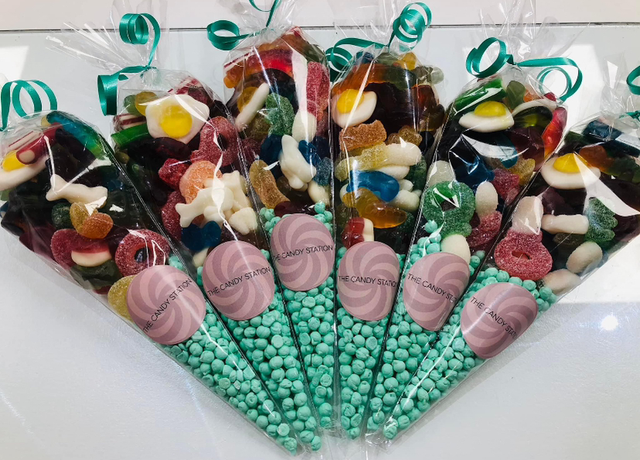 Sweet cones green  with candy station stickers