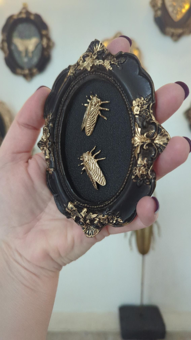 Cadre baroque doré vieilli - duo de cigales