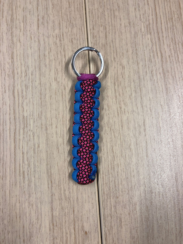 Enkele cobra met twee kleuren