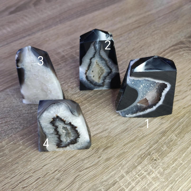 Agate noire tranches polies 