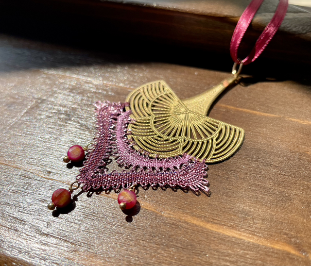 Pendentif Fleur de coton - Rose/Bordeaux