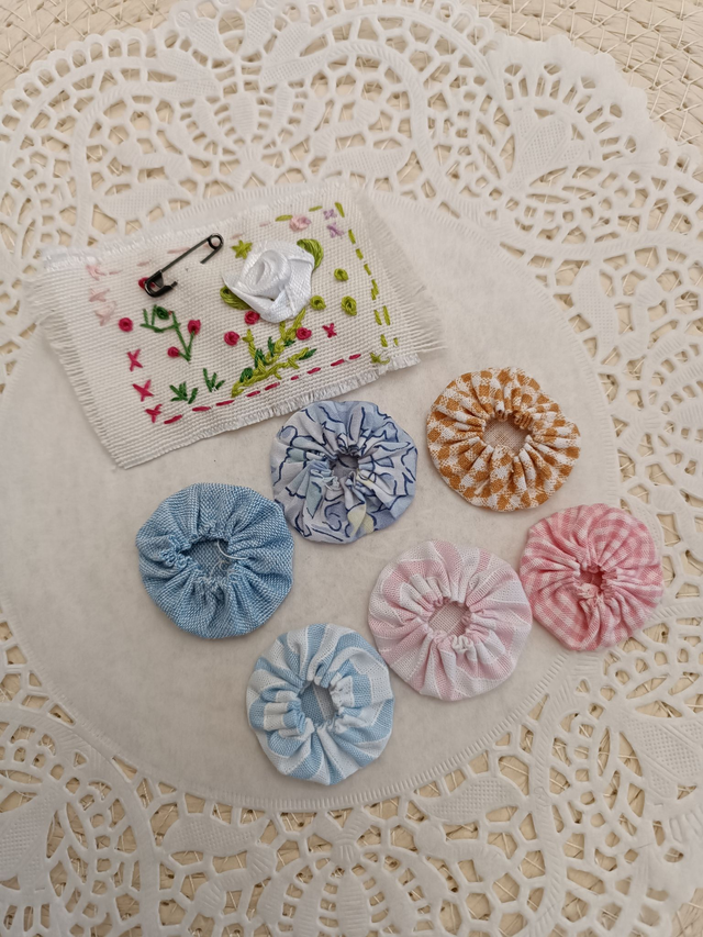 Lot embellissements brodés