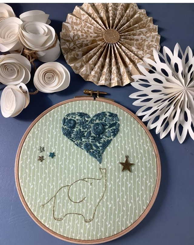 Tambour brodé éléphant