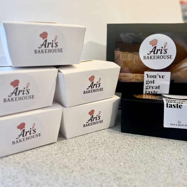 THE BAKEHOUSE MINI SNACK BOX (with CHICKEN PIE)