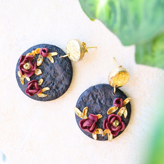 Blütenohrringe im japanischen Stil Ohrringe - aus Polymerton in gold-schwarz-bordeaux