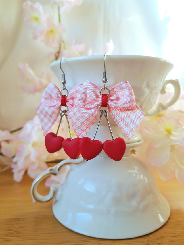 Kirsikkakorvakorut - Pinkki