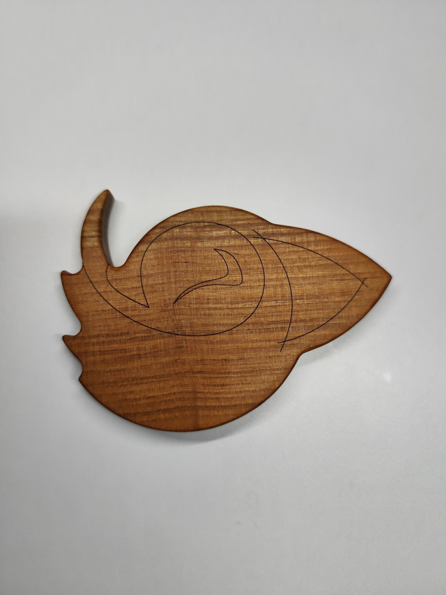 🐦 Décapsuleur Macareux en merisier 