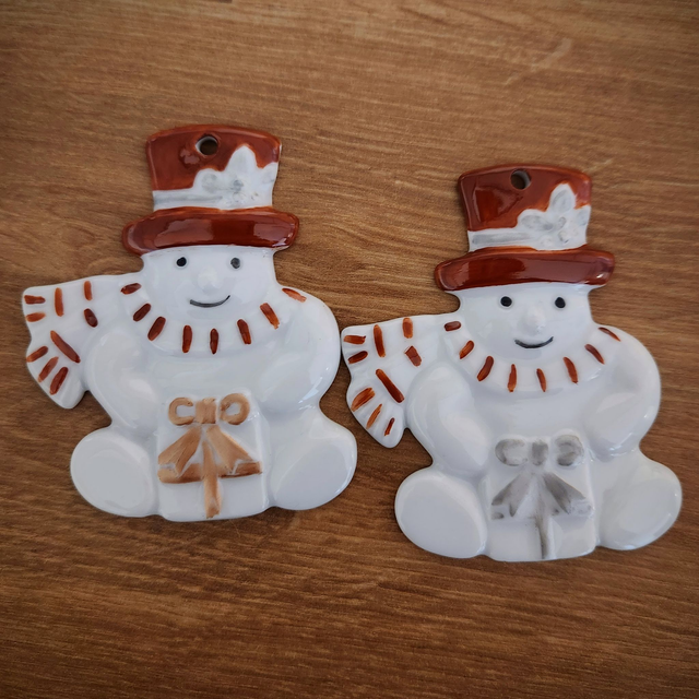 Bonhomme de neige avec cadeau - NSP