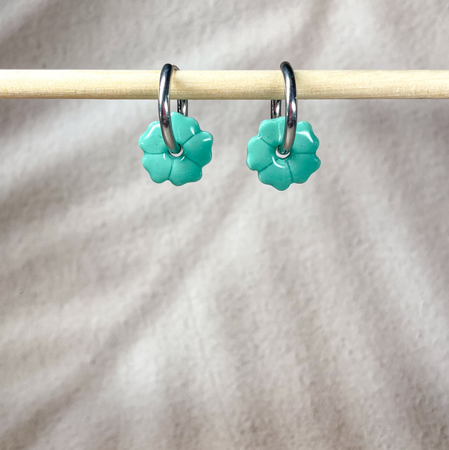 Minis fleurs turquoise (sans créoles)