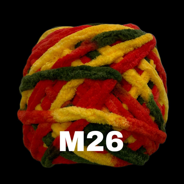 Chenille fluffy yarns 8 mm dik 45 grams