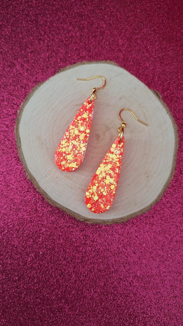 Boucles d'oreilles gouttes longues corail 