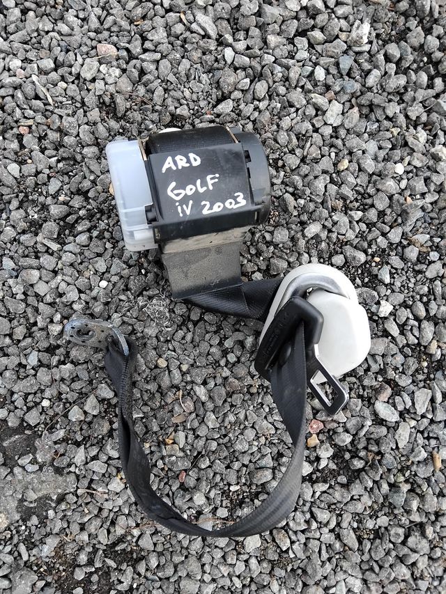 Ceinture arrière droite 