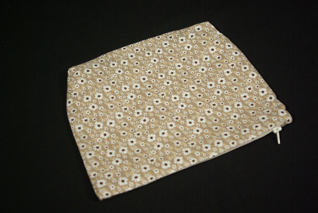 900-Trousse de toilette beige L23xH19 cm avec fermeture éclair