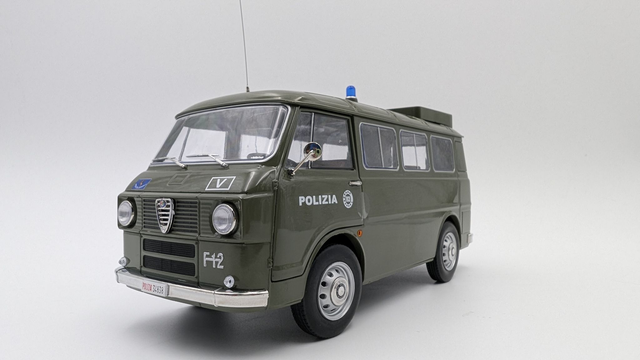 Alfa Romeo F12 year 1970 - Scale 1:18