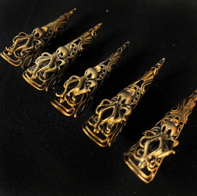 Cthulhu nail claws